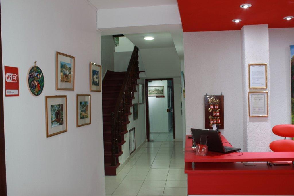 Hostal Casa Suiza Асунсион Екстериор снимка